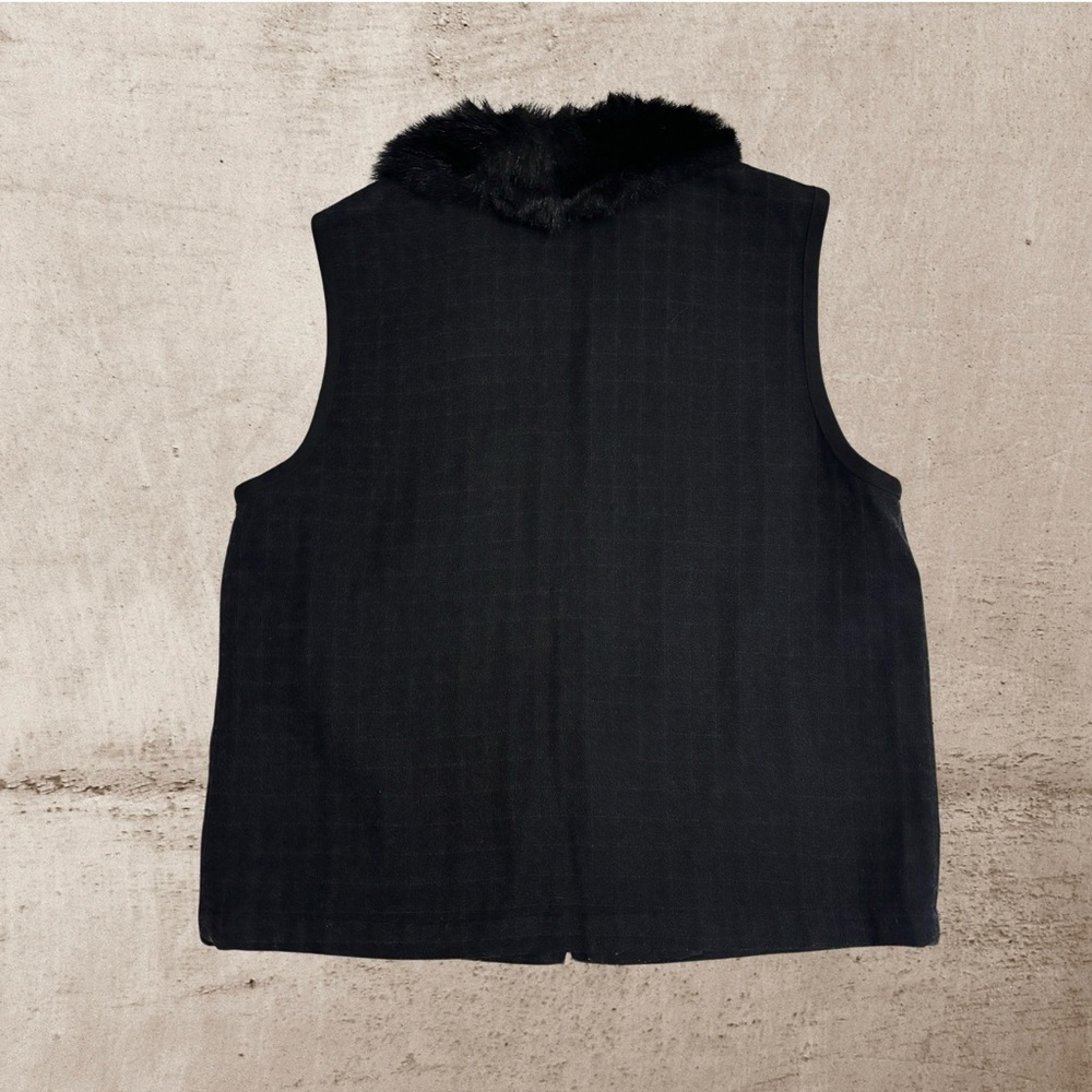 Vintage Democracy black zip up vest with faux fur collar - Picture 2 of 5